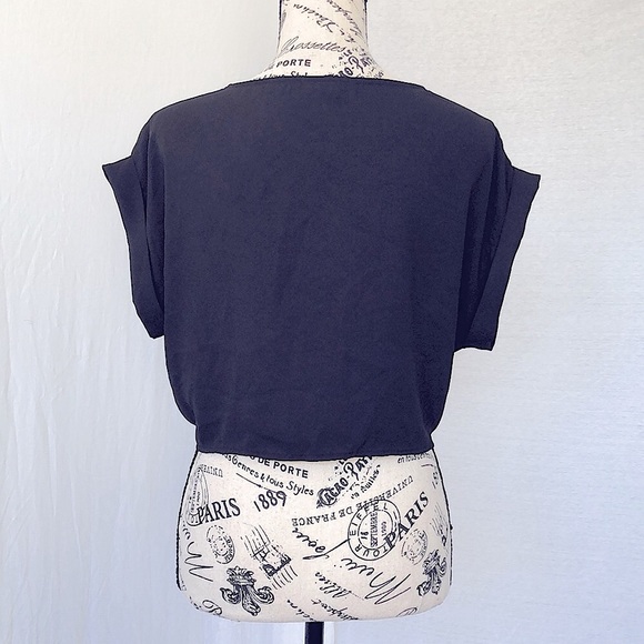 F21 Front-twist Crop - Picture 3 of 3